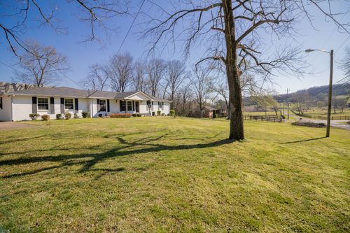 301 Green Acres Dr, Goodlettsville, TN, 37072-3009 | Card Image