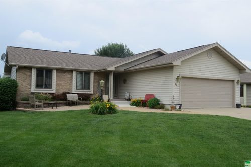 521 Park Ct, Le Mars, IA, 51031-2159 | Card Image