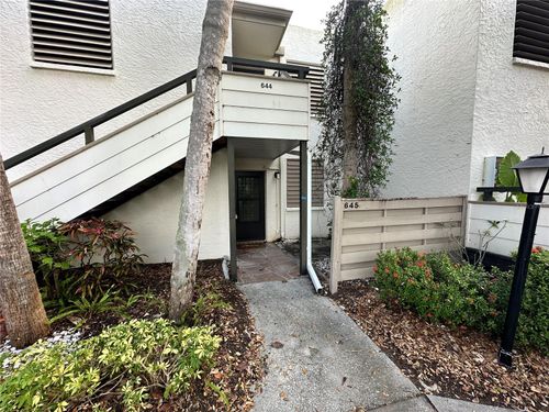 645 Woodlawn Dr, Bradenton, FL, 34210-3032 | Card Image