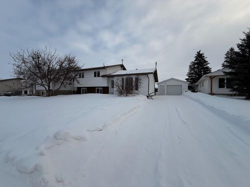 5213 48 St, Kitscoty, AB, T0B2P0 | Card Image