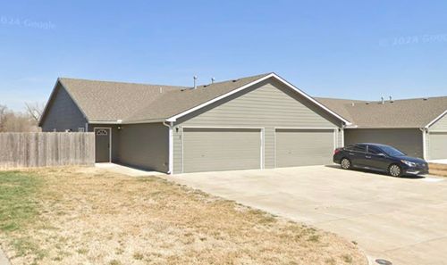 1332 N Curtis Ct, Wichita, KS, 67212-3600 | Card Image