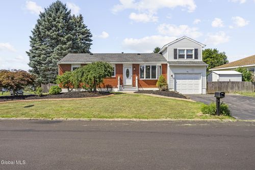 1 Macsherry Ct, Troy, NY, 12180-6130 | Card Image