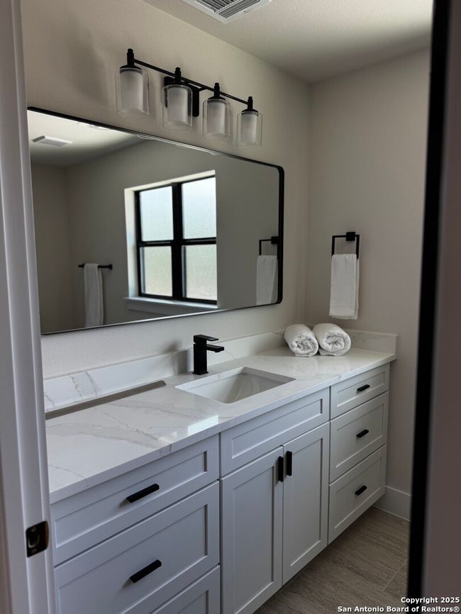 166 Restless Wind, House other with 4 bedrooms, 5 bathrooms and null parking in Spring Branch TX | Image 26