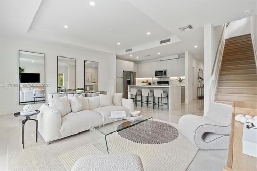 10-1567 Nw 94th Way, Coral Springs, FL, 33071-8901 | Card Image