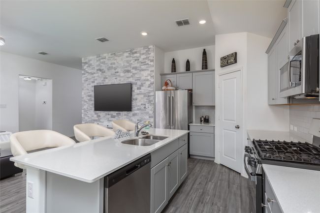 4512 Hiddenite Rd, House other with 4 bedrooms, 2 bathrooms and null parking in Aubrey TX | Image 6