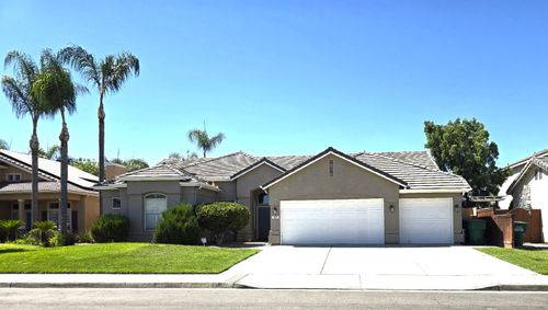 845 E Redwood Cir, Hanford, CA, 93230-2382 | Card Image