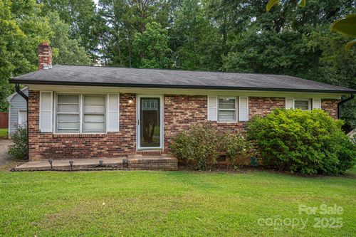 105 Smith Ln, Mount Holly, NC, 28120-9306 | Card Image