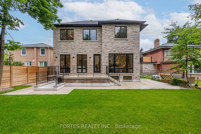 16 Cadillac Ave, House other with 5 bedrooms, 5 bathrooms and 4 parking in North York ON | Image 34