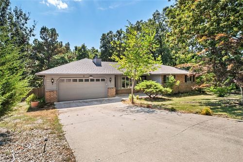 9 Farnham Dr, Bella Vista, AR, 72714-3136 | Card Image