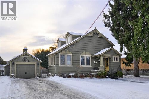 628 Garden St, Cambridge, ON, N3H4E5 | Card Image