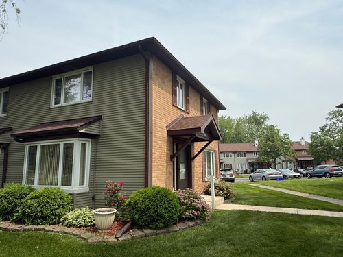 215 Krotiak Rd, Park Forest, IL, 60466-1730 | Card Image
