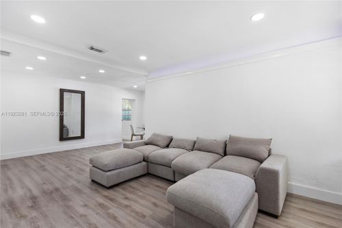 4030 Nw 1st Ave, Miami, FL, 33127-2858 | Card Image