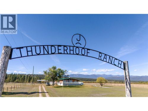 7055 93/95 Highway, Wasa, BC, V0B2K0 | Card Image