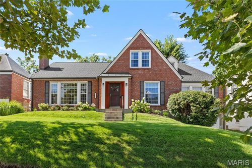 7910 Lafon Pl, University City, MO, 63130-3807 | Card Image