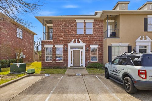 250 Forest Dr, College Station, TX, 77840-2077 | Card Image