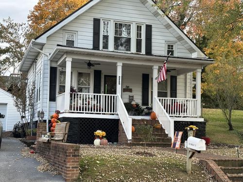 302 Bradley St Sw, Abingdon, VA, 24210-3106 | Card Image