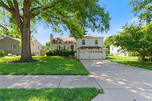 3813 W 79th St, Prairie Village, KS, 66208-4115 | Card Image