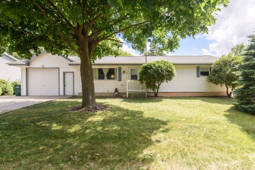 443 Raintree Dr, Fort Atkinson, WI, 53538-2839 | Card Image