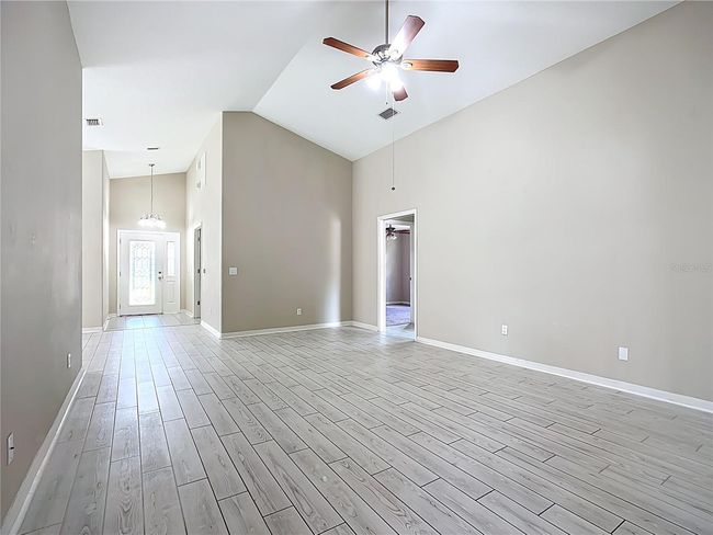 Living Room | Image 7