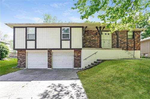 1417 N Millburn Ave, Independence, MO, 64056-1426 | Card Image