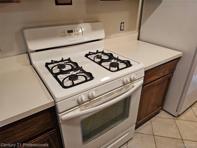 GAS STOVE, A COOKS FAVORITE | Image 22