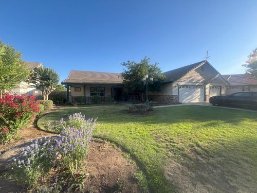1339 E Feemster Ave, Visalia, CA, 93292-5059 | Card Image