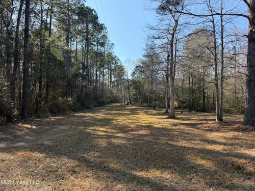 15407 Old Highway 15, D'Iberville, MS, 39540-9483 | Card Image