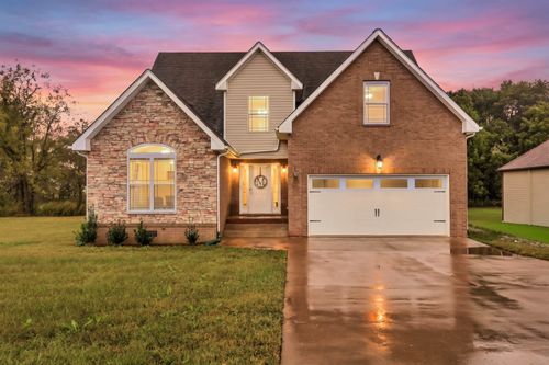 1042 Taits Station Dr, Clarksville, TN, 37040-6118 | Card Image