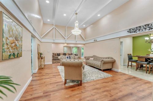 5706 S Travelers Palm Ln, Tamarac, FL, 33319-6136 | Card Image
