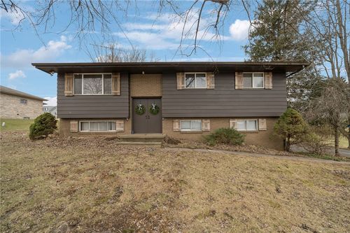 214 Quinn Rd, Latrobe, PA, 15650-5247 | Card Image