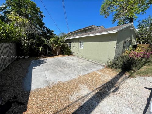 c-1108 Ne 3rd St, Fort Lauderdale, FL, 33301-1672 | Card Image