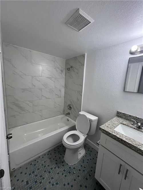 apt-203-2452 Stella St, Fort Myers, FL, 33901-5294 | Card Image