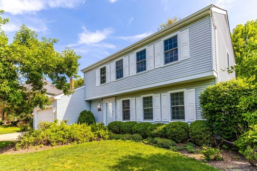 1338 Trinity Pl, Libertyville, IL, 60048-1252 | Card Image