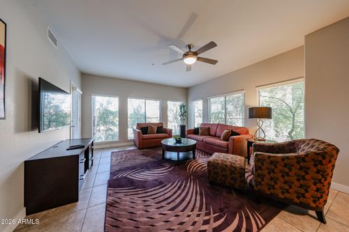 3172-5450 E Deer Valley Dr, Phoenix, AZ, 85054-8118 | Card Image