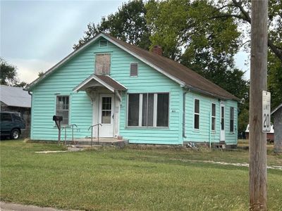 611 N 7th Street, House other with 2 bedrooms, 1 bathrooms and null parking in Fredonia KS | Image 1