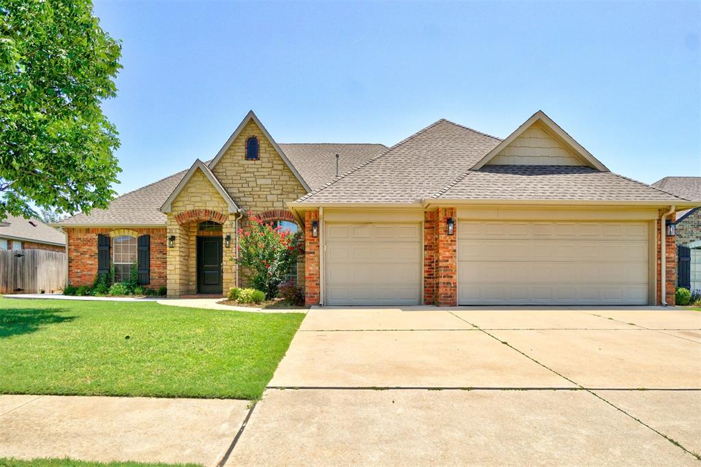 Wales Green Ave, Edmond, OK 73012