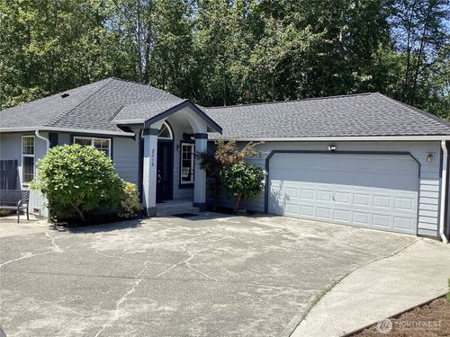 8216 1st St Se, Lake Stevens, WA, 98258-3392 | Card Image