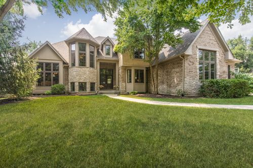 39W663 Henry David Thoreau Pl, St. Charles, IL, 60175-6574 | Card Image