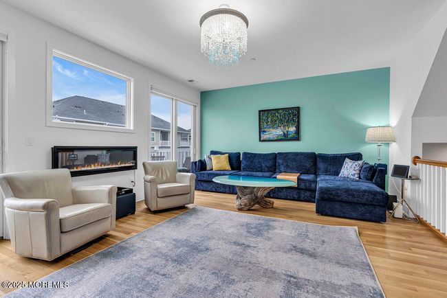 Hardwood Floors | Image 11
