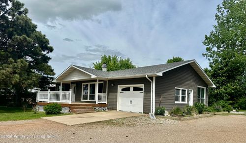 828 35th Ave E, Dickinson, ND, 58601-8007 | Card Image
