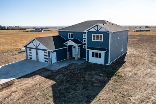 4471 Wrangler Rd, Mandan, ND, 58554-8017 | Card Image