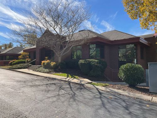 213 Overlook Cir, Brentwood, TN, 37027-3291 | Card Image