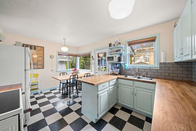 3114 Graveley St, House other with 4 bedrooms, 2 bathrooms and 1 parking in Vancouver BC | Image 14