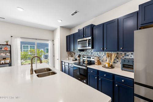 6709 White Shark Way, Wilmington, NC, 28412-8006 | Card Image