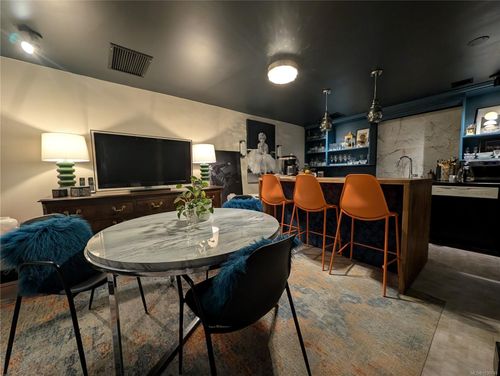 18a-26 Bastion Sq, Victoria, BC, V8W1H9 | Card Image