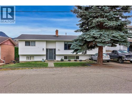 1754 Sheridan Dr, Kamloops, BC, V2B6A9 | Card Image