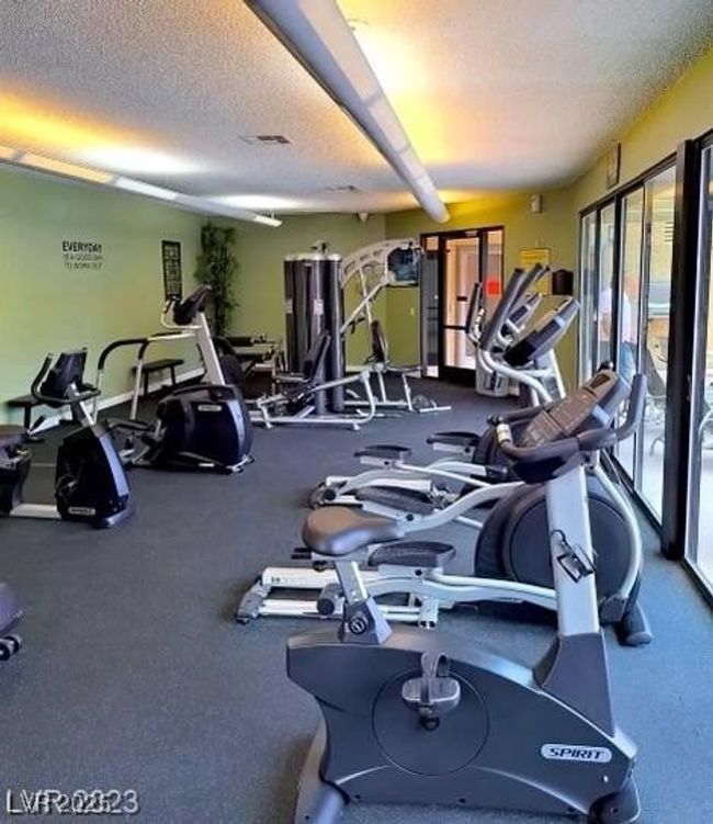 UNIT-2118 - 3151 Soaring Gulls Dr, Condo with 3 bedrooms, 2 bathrooms and null parking in Las Vegas NV | Image 4
