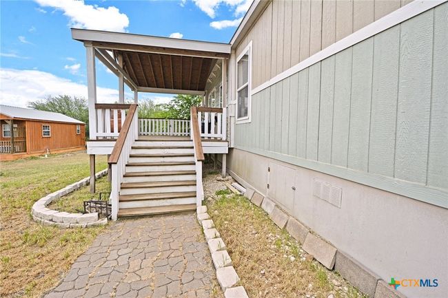 488 Union Wine Rd, Home with 4 bedrooms, 2 bathrooms and null parking in New Braunfels TX | Image 7