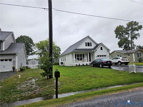 484 Latane Dr, Colonial Beach, VA, 22443-5070 | Card Image