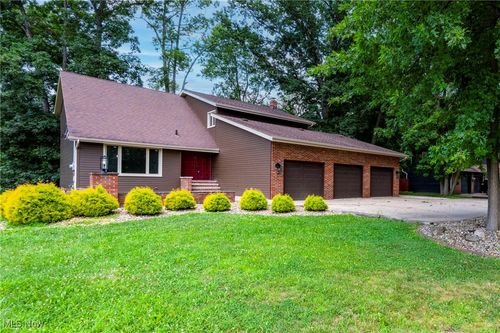 9320 N Bedford Rd, Macedonia, OH, 44056-1002 | Card Image